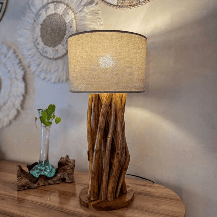 Abajur Bouclé com Base Amadeirada